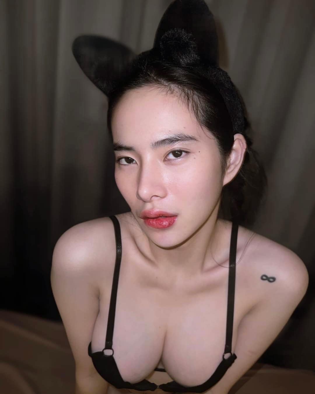 น้องนุ้งนิ้ง ดาวทวิต18+